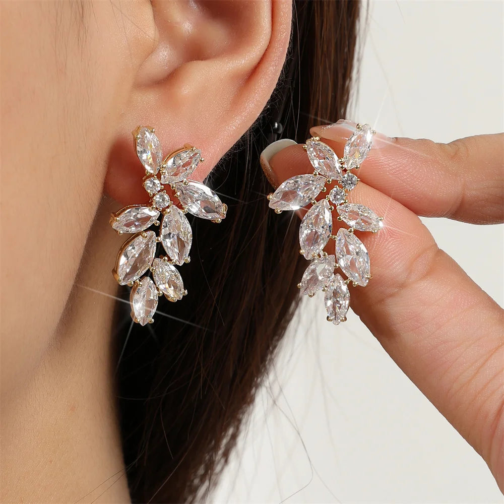 עגיל יוקרתי בדמוי עלים