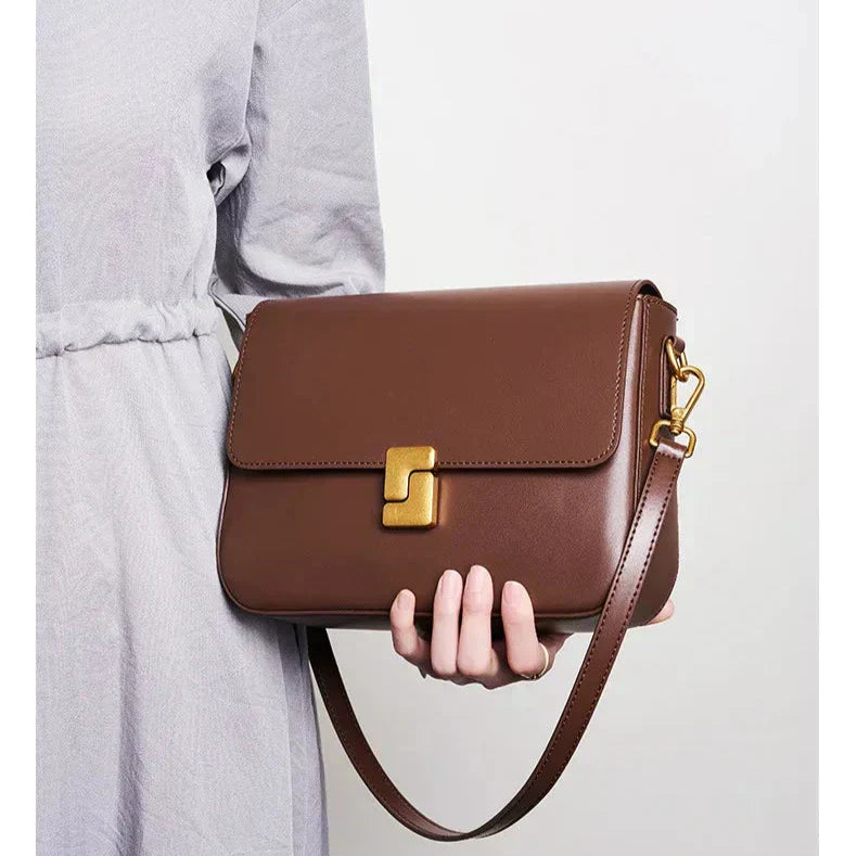 Aveline - תיק דגם