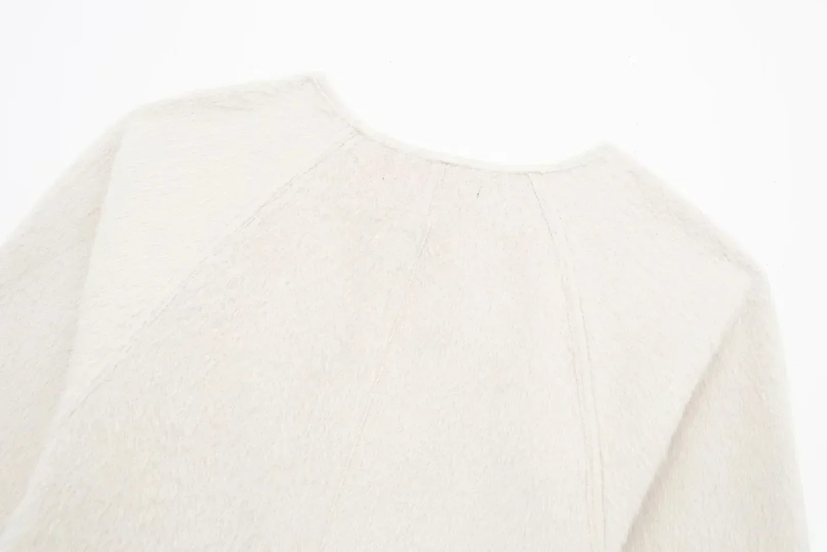 Alysha מעיל צמר בגזרת וי עם אבזמים