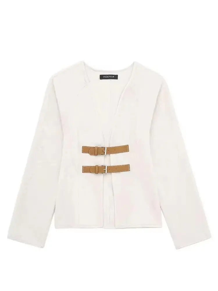 Alysha מעיל צמר בגזרת וי עם אבזמים