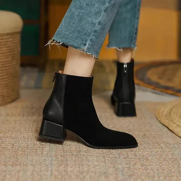 Rice מגפי זמש עם עקב ריבועי ורוכסן אחורי