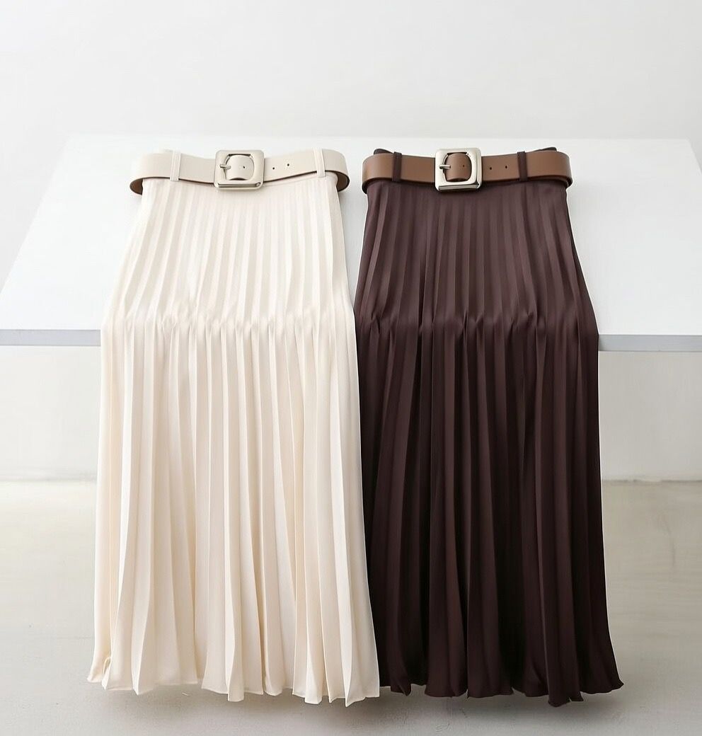 חצאית פסים עם חגורה