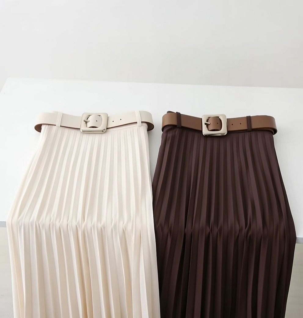 חצאית פסים עם חגורה